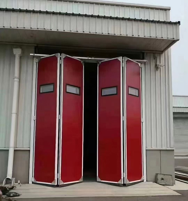 勉县工业折叠门在大型装配车间出入口的应用实例